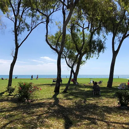 Mondrian Edessa 公寓 *